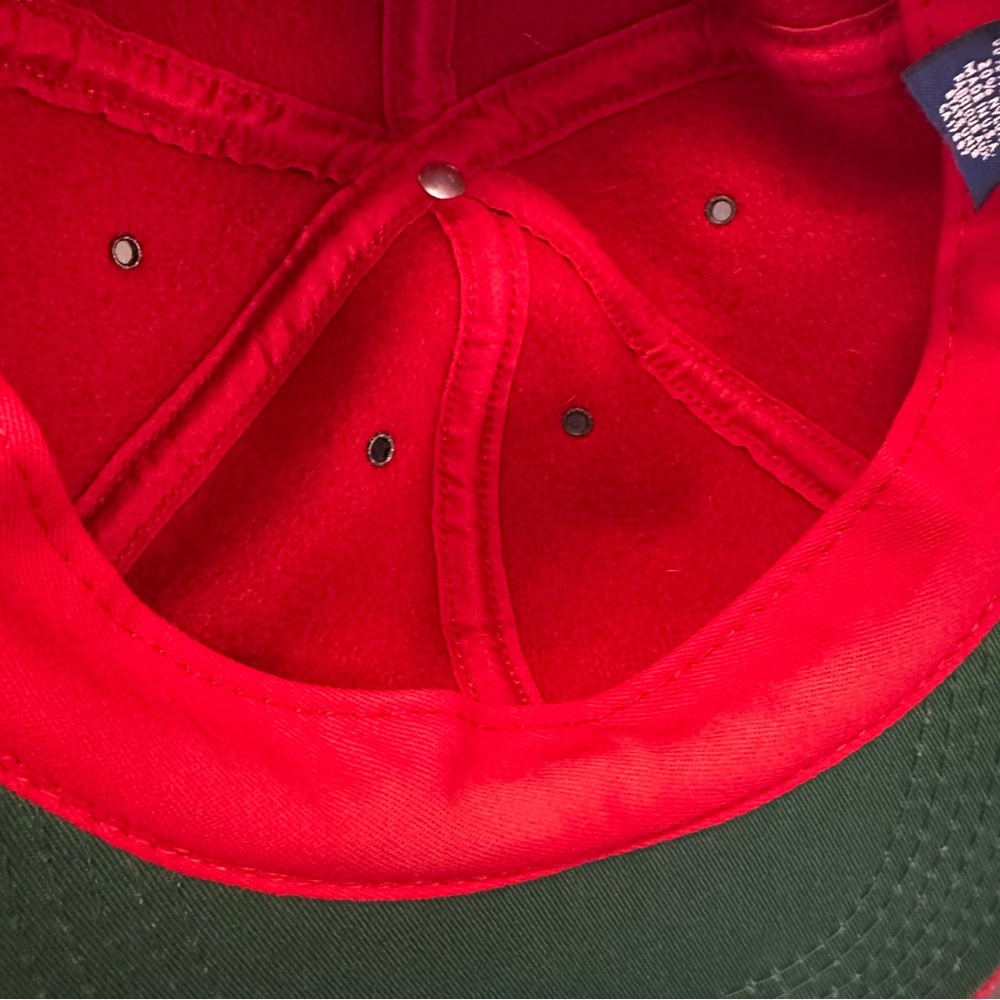 Vibrant Red Vintage GAP 80% Wool Women’s Adjustable Hat Made in USA - Picture 7 of 16